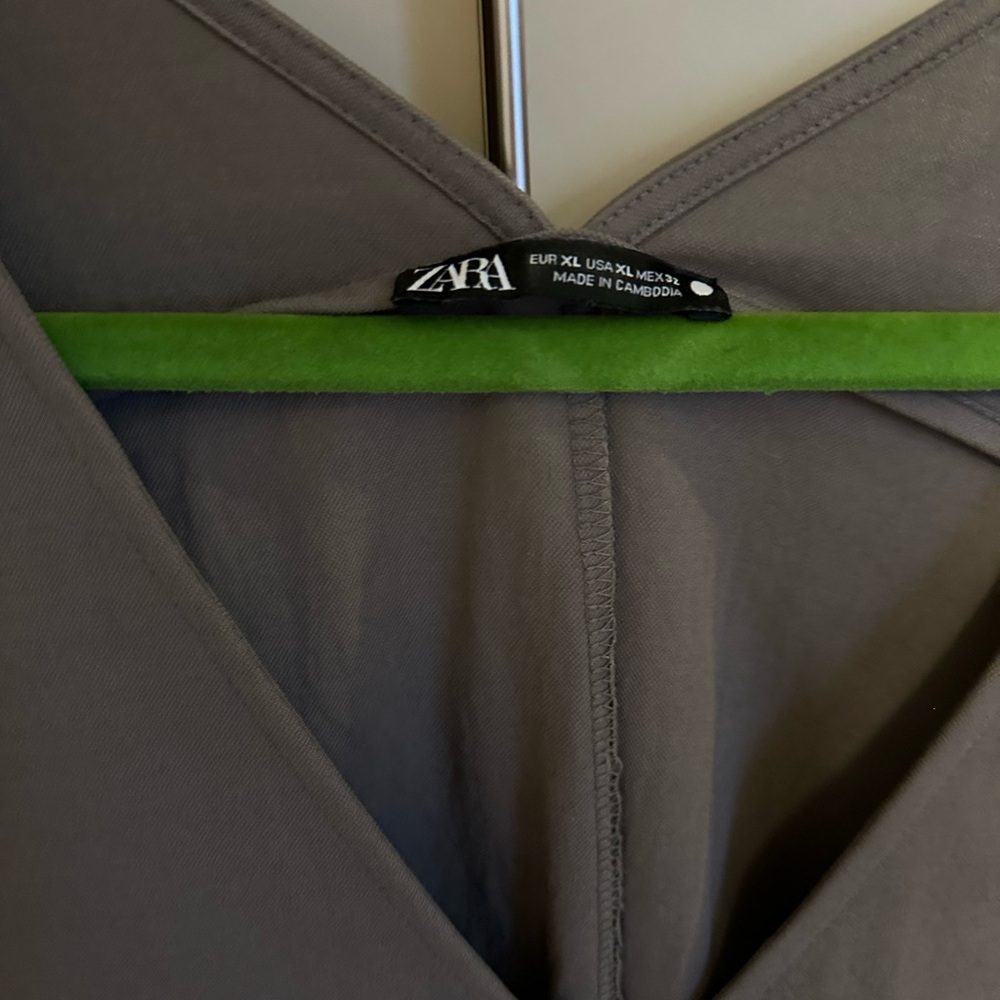 Zara V-Neck Top in Gray